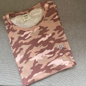 Victoria Secret Pink camo short sleeve tee